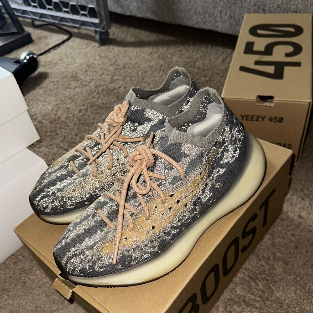 Size 9.5 Yeezy $115